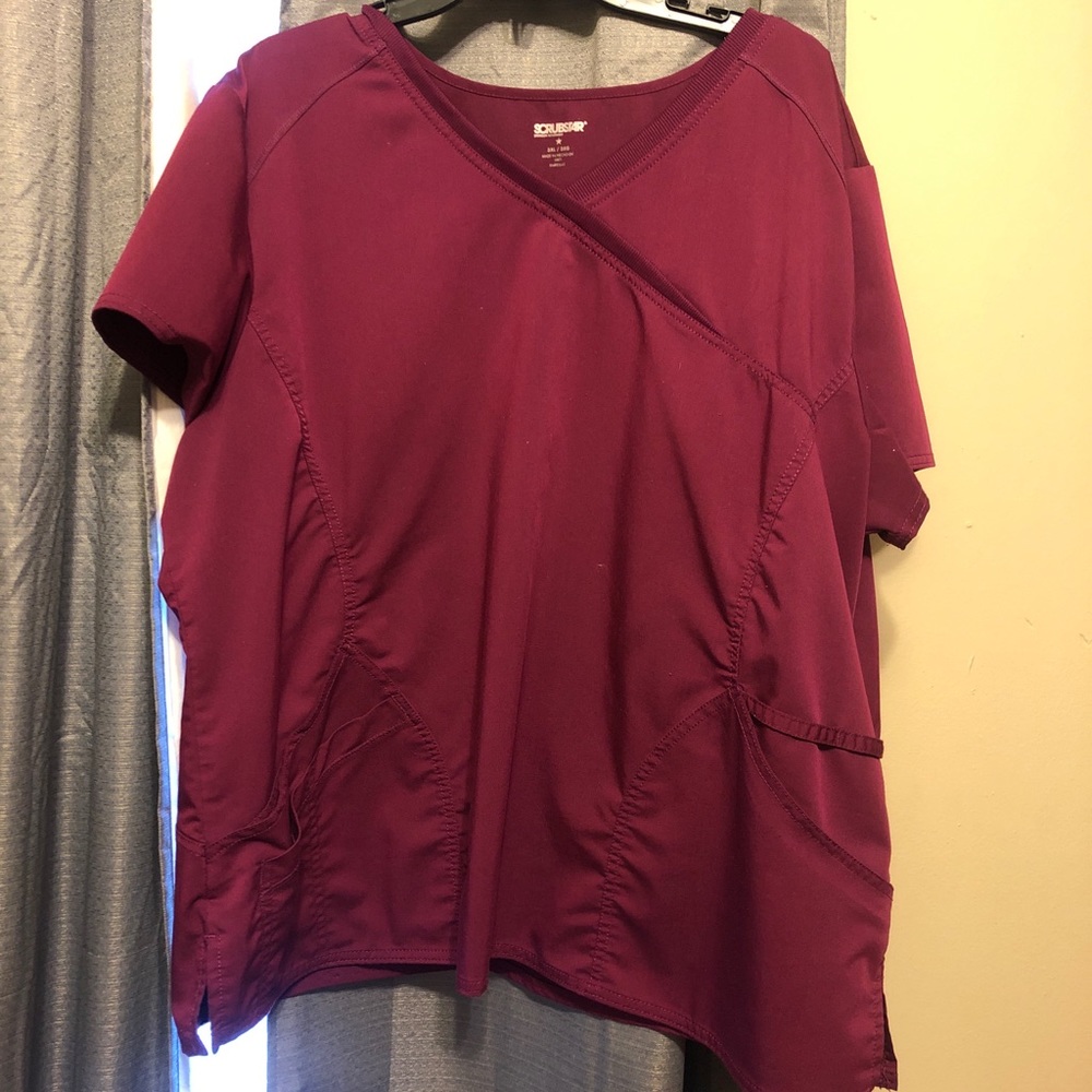 Scrub star top